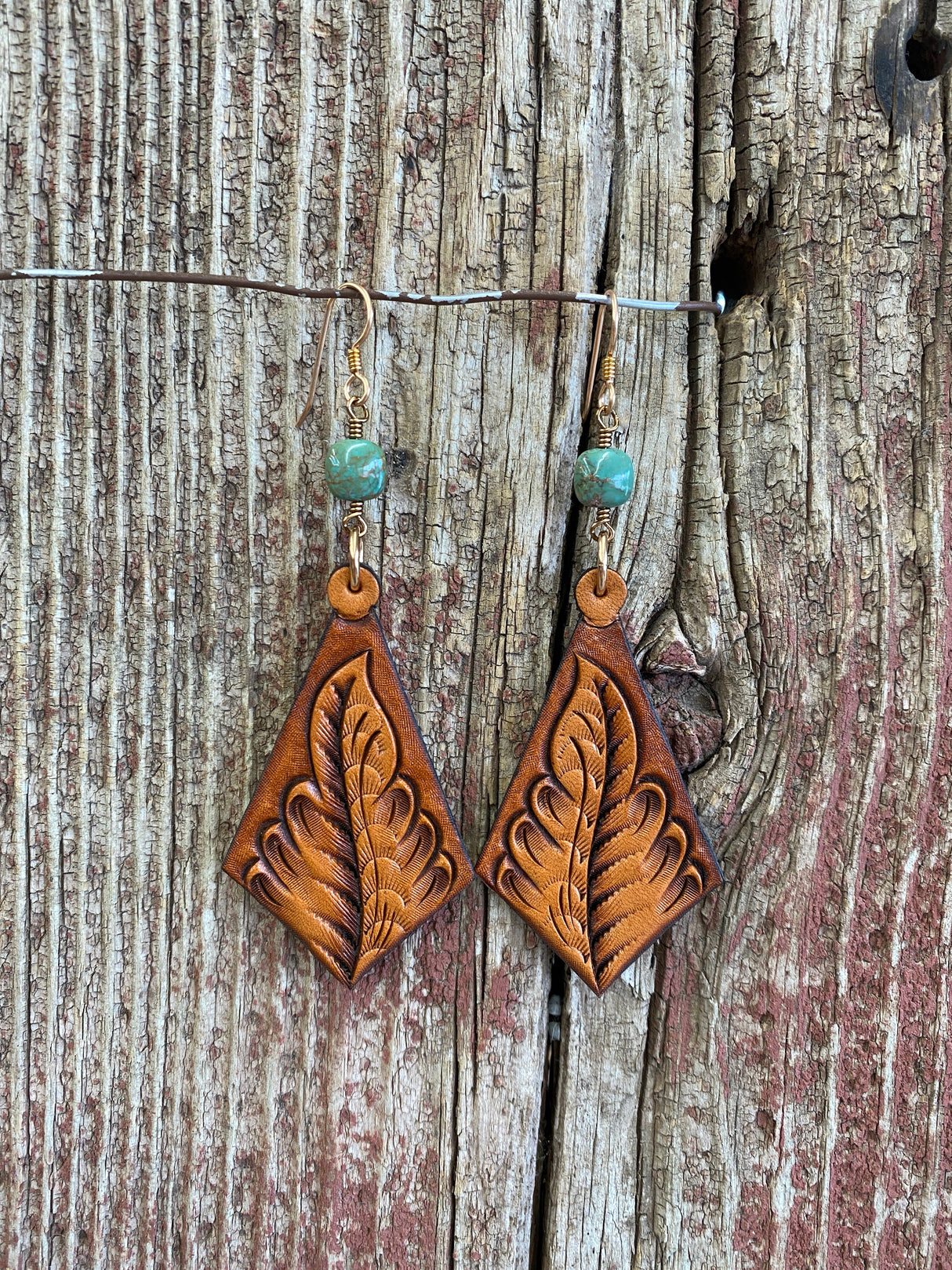 17165 Tooled Leaf Diamond Leather Earrings
