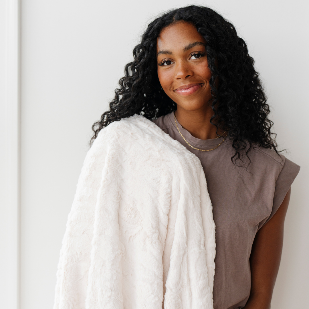 PATTERNED FAUX FUR XL THROW BLANKETS From Saranoni