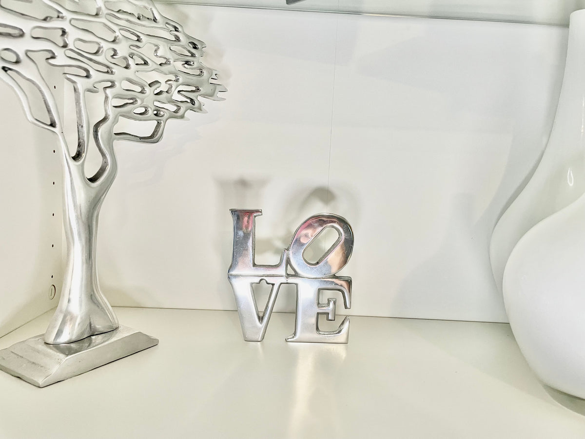 LOVE Sign Home Decor from eterus