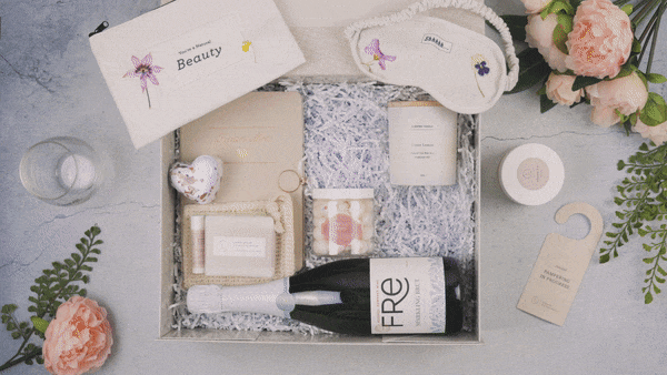 Bride to be gift box, Bridal shower gift basket from Lizush