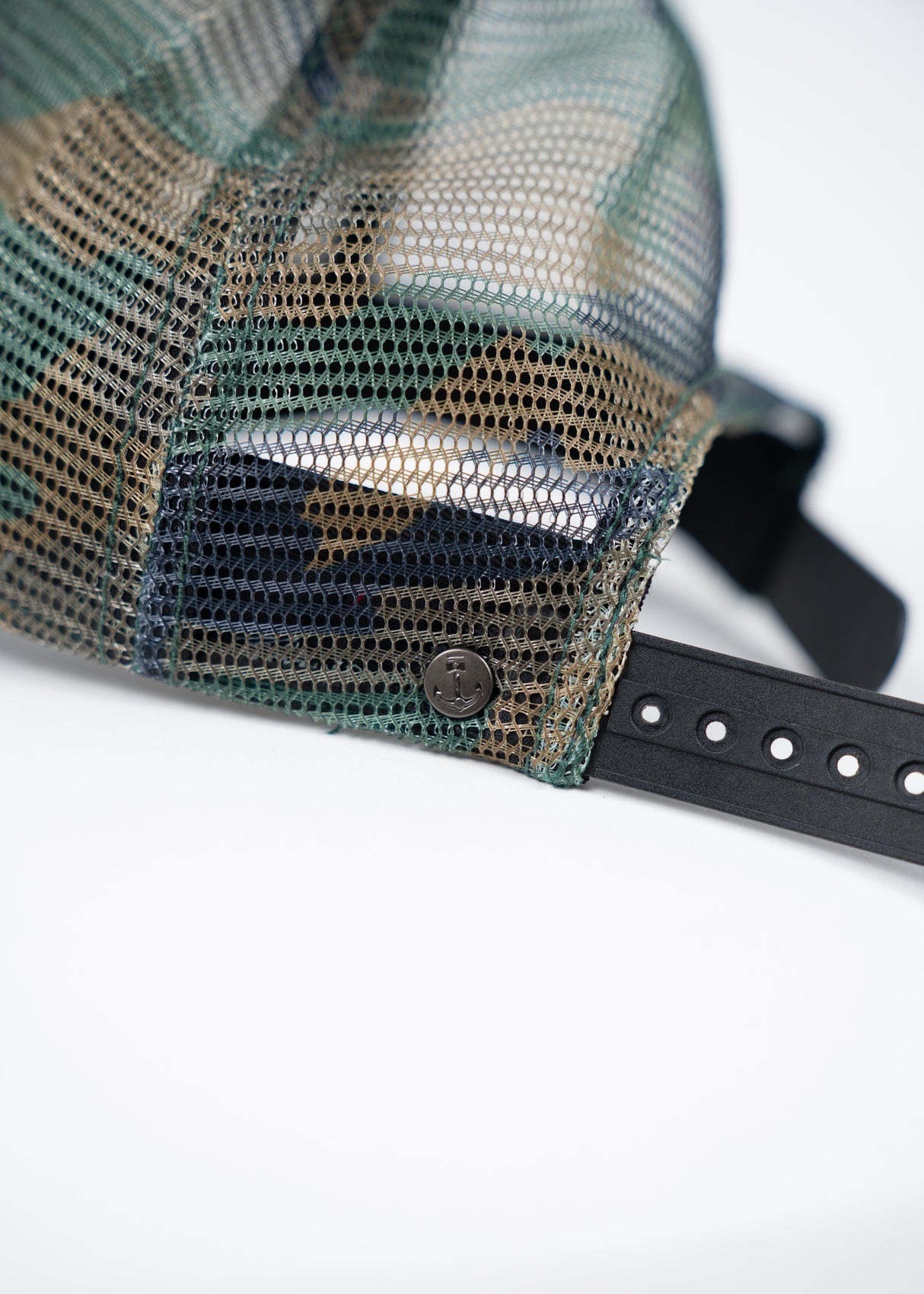 Mesh Hat from Iron & Resin
