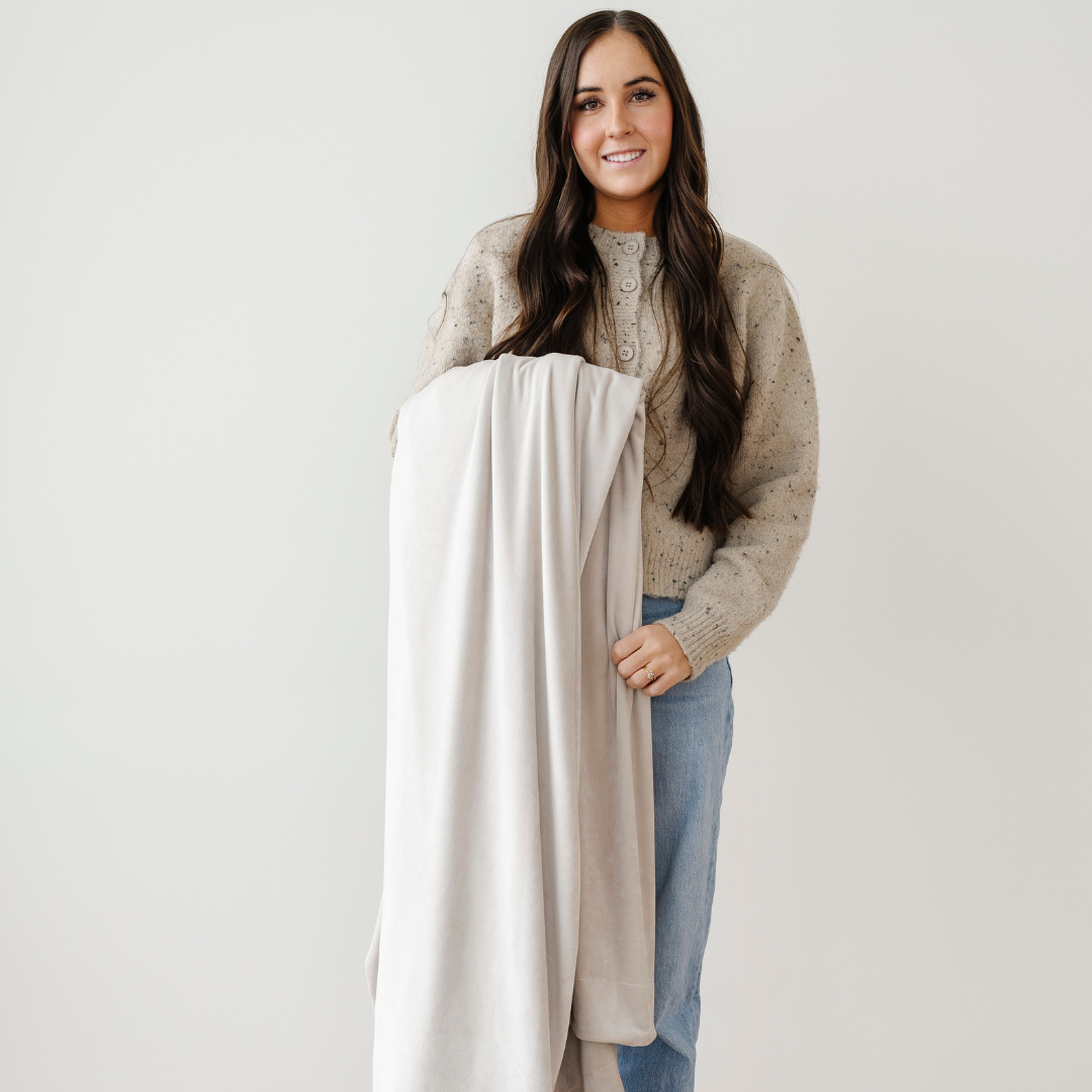 MINKY STRETCH THROW BLANKETS From Saranoni