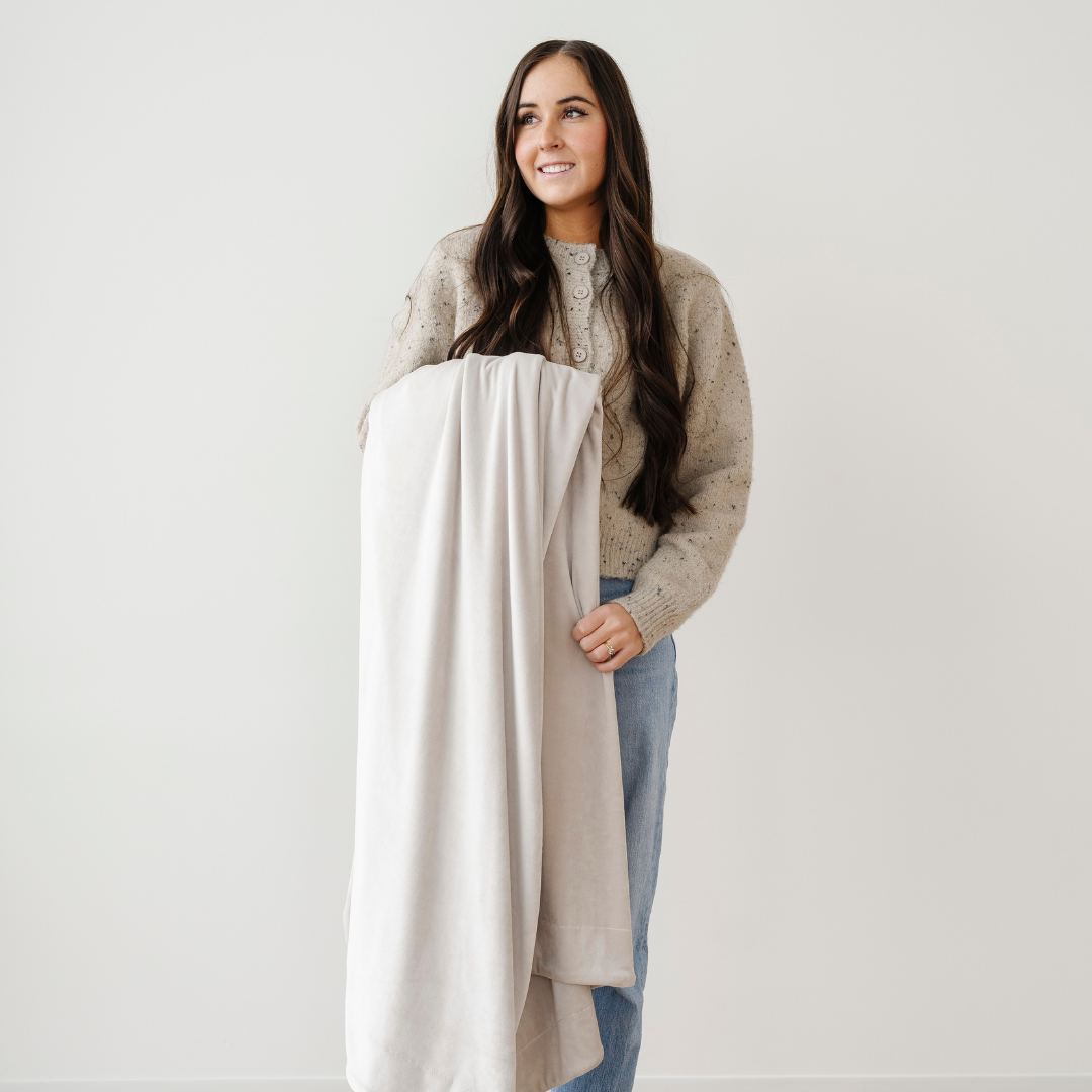MINKY STRETCH XL THROW BLANKETS From Saranoni
