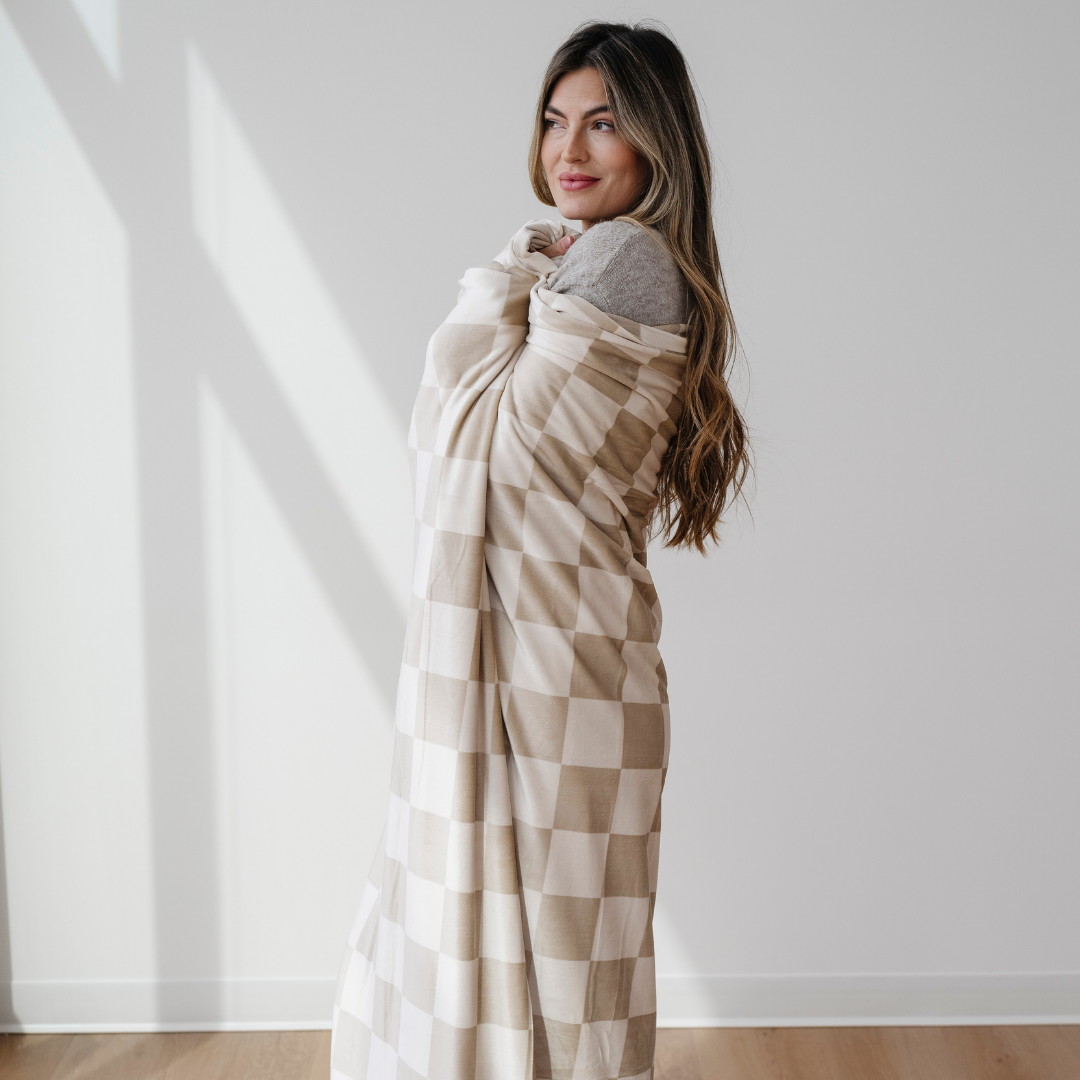MINKY STRETCH XL THROW BLANKETS From Saranoni
