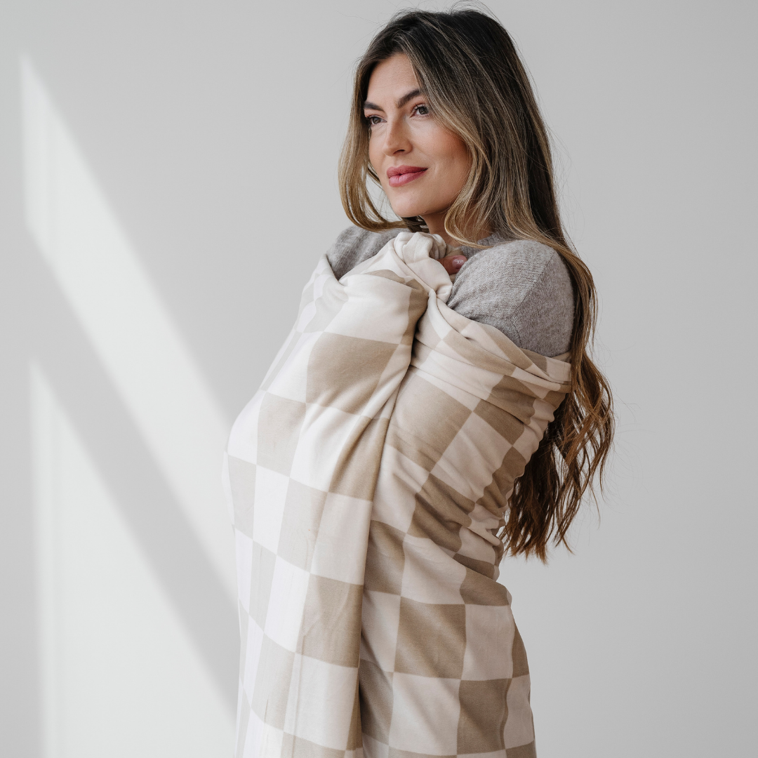 MINKY STRETCH THROW BLANKETS From Saranoni