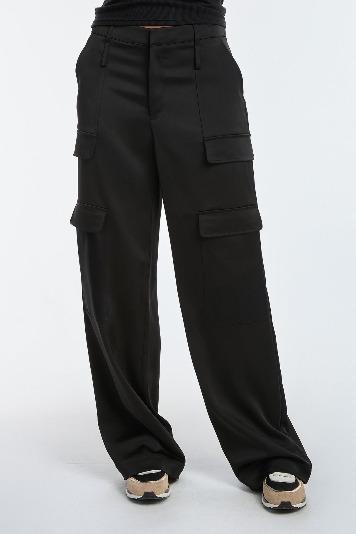 Milan Satin Cargo Pant - Black From Noli Yoga