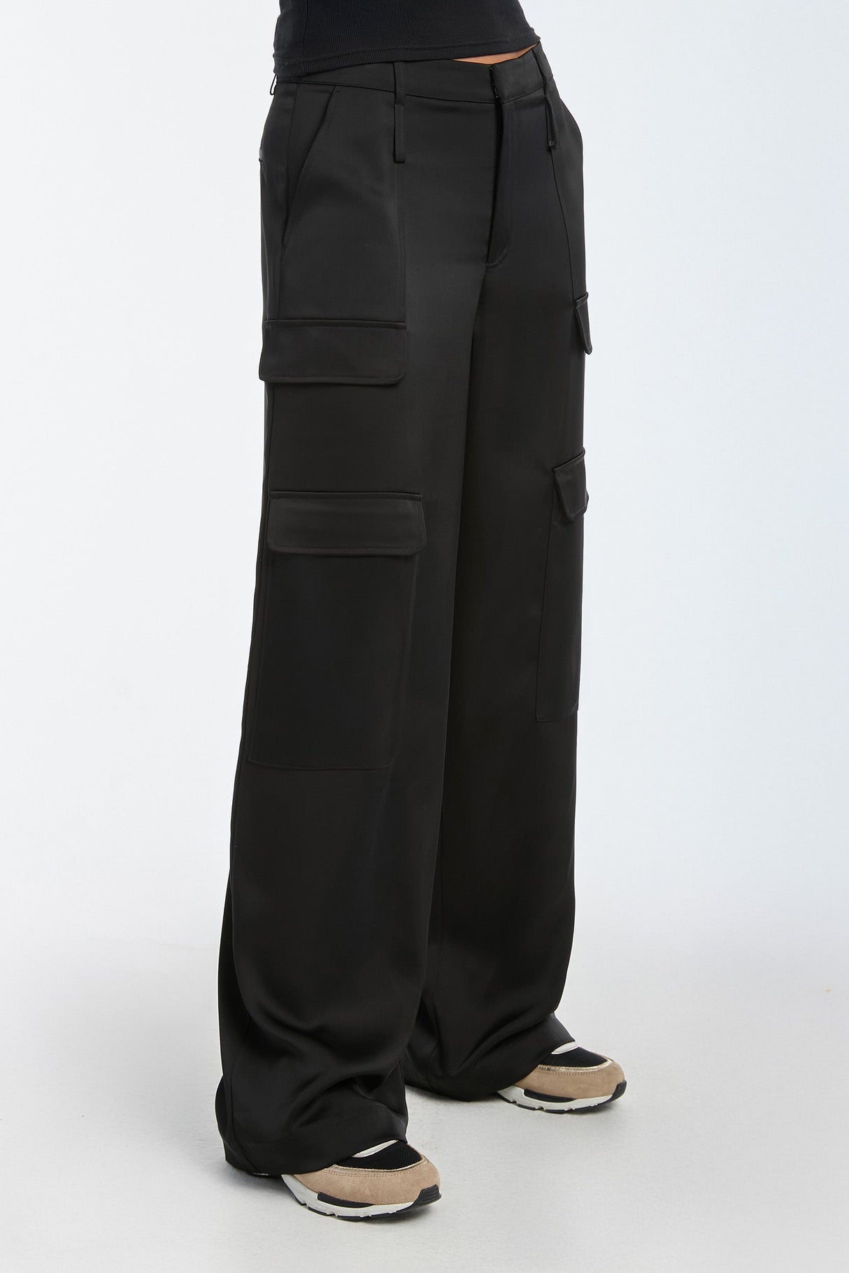 Milan Satin Cargo Pant - Black From Noli Yoga