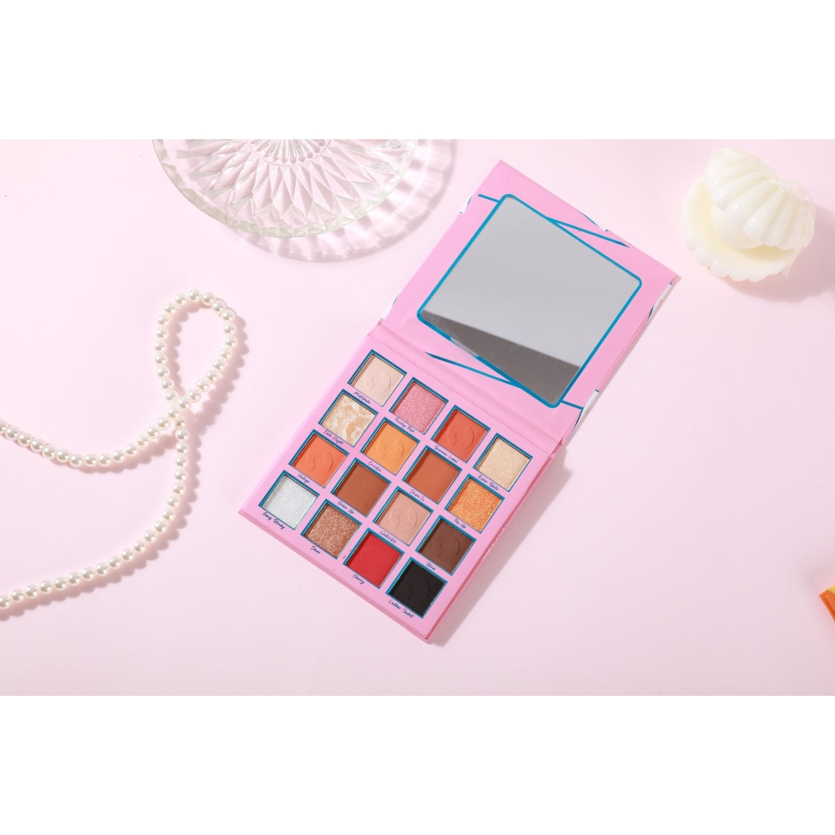 FABULOUS 50'S EYESHADOW PALETTE From Prolux Cosmetics