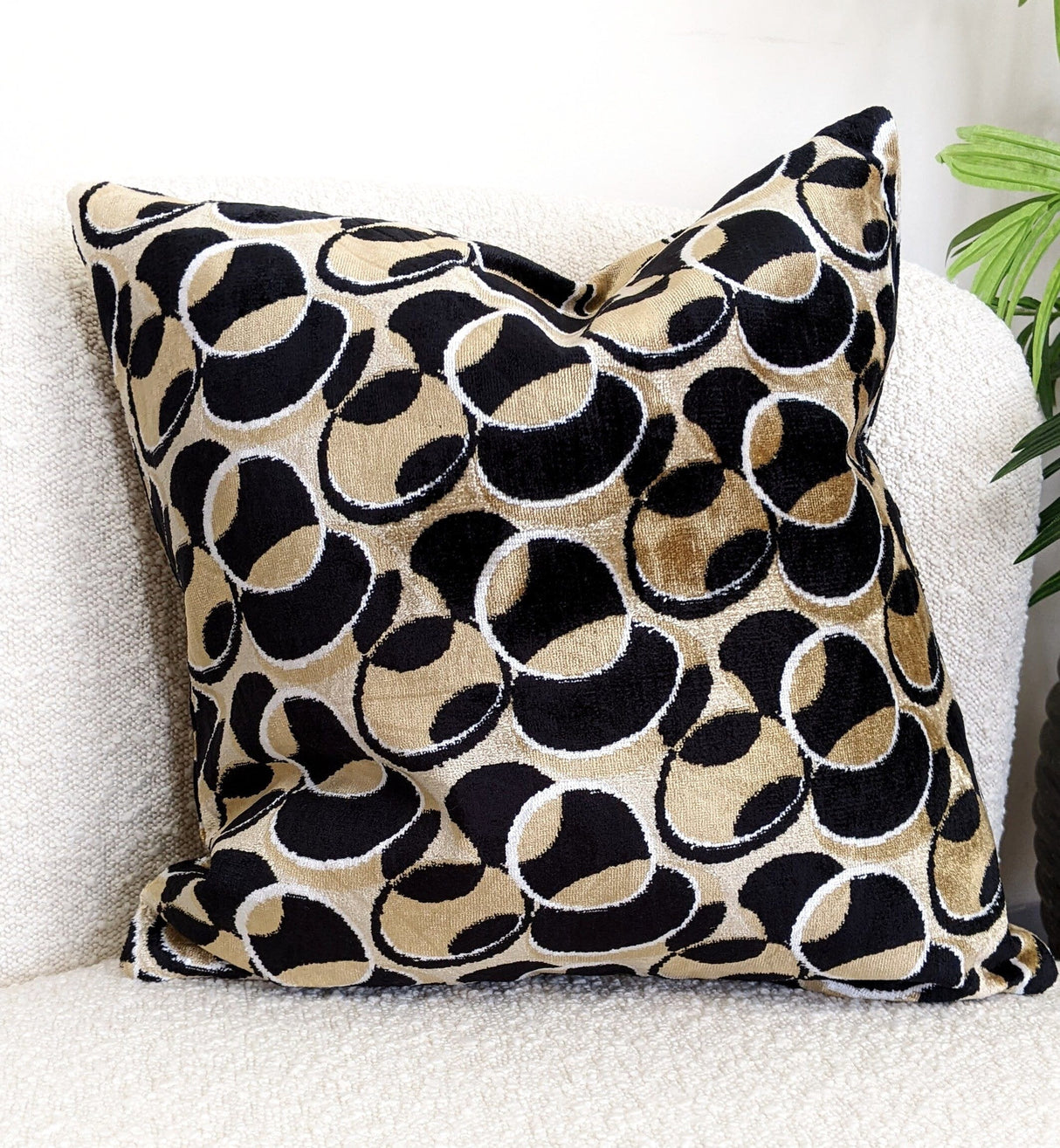 Tache 18 X 18 Inch Geometric Eternal Eclipse Throw Pillow Cover (YLGP-02) from Tache Home Fashion