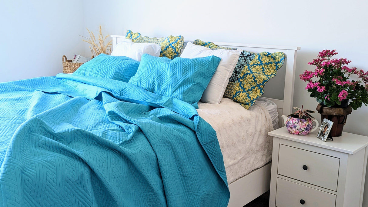 DaDa Bedding Gentle Wave Turquoise Teal Blue Lagoon Lightweight Quilted Bedspread Set (LH3000) from DaDalogy Bedding Collection