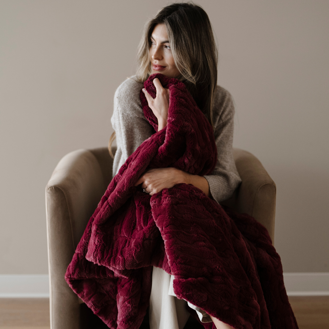 PATTERNED FAUX FUR XL THROW BLANKETS From Saranoni