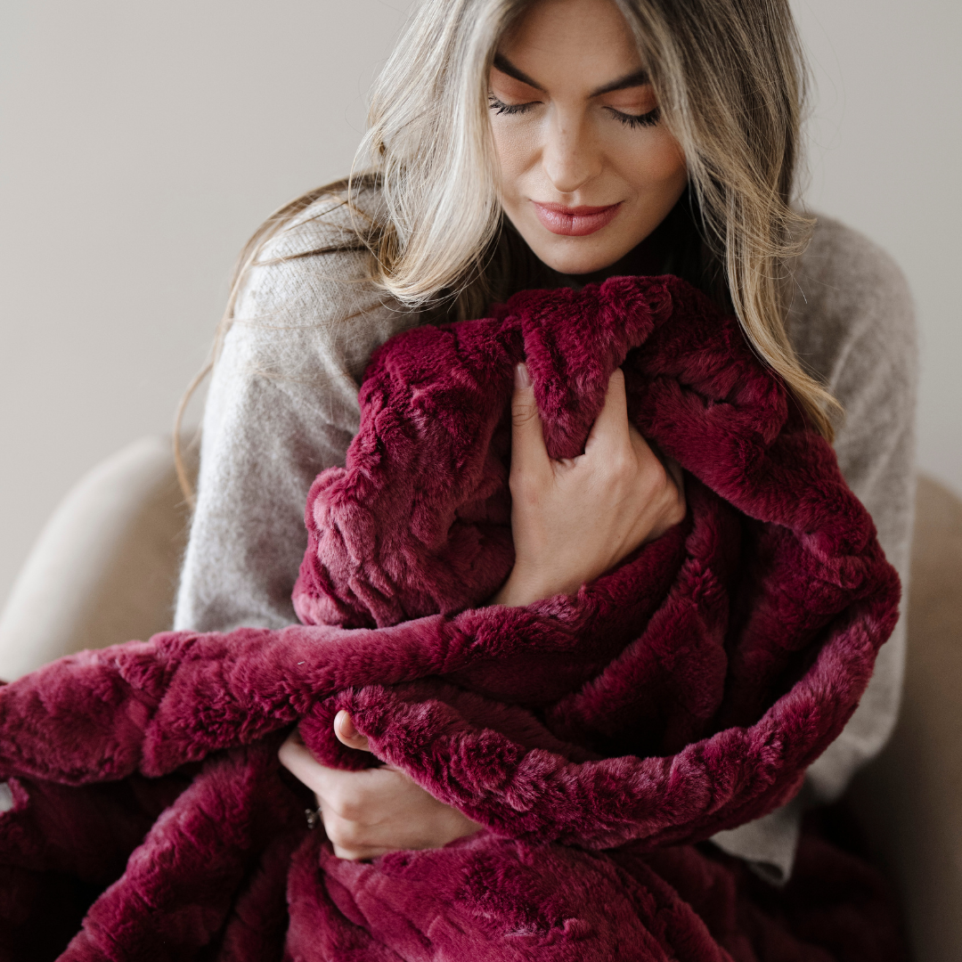 PATTERNED FAUX FUR XL THROW BLANKETS From Saranoni