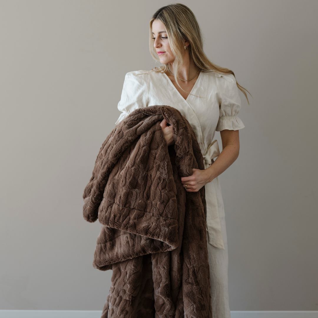 PATTERNED FAUX FUR XL THROW BLANKETS From Saranoni