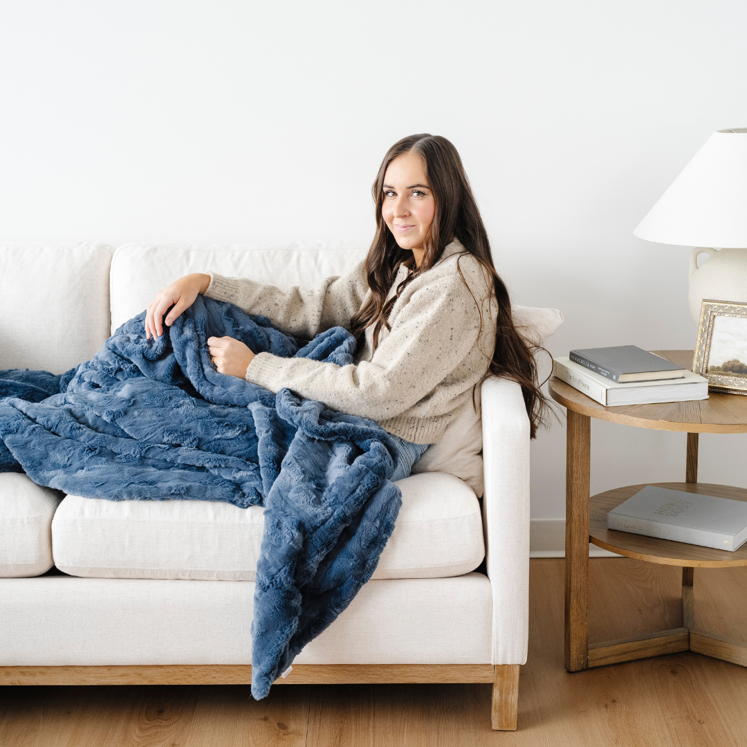 PATTERNED FAUX FUR THROW BLANKETS From Saranoni