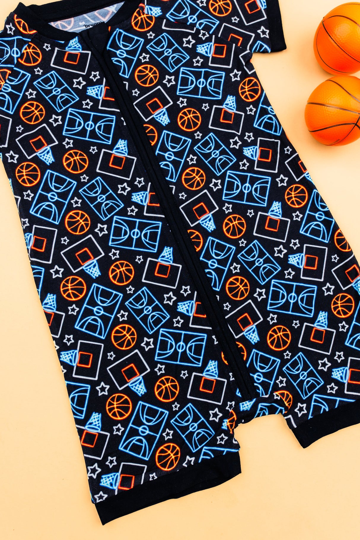 DUNKIN' VIBES DREAM SHORTIE from DREAM BIG LITTLE CO
