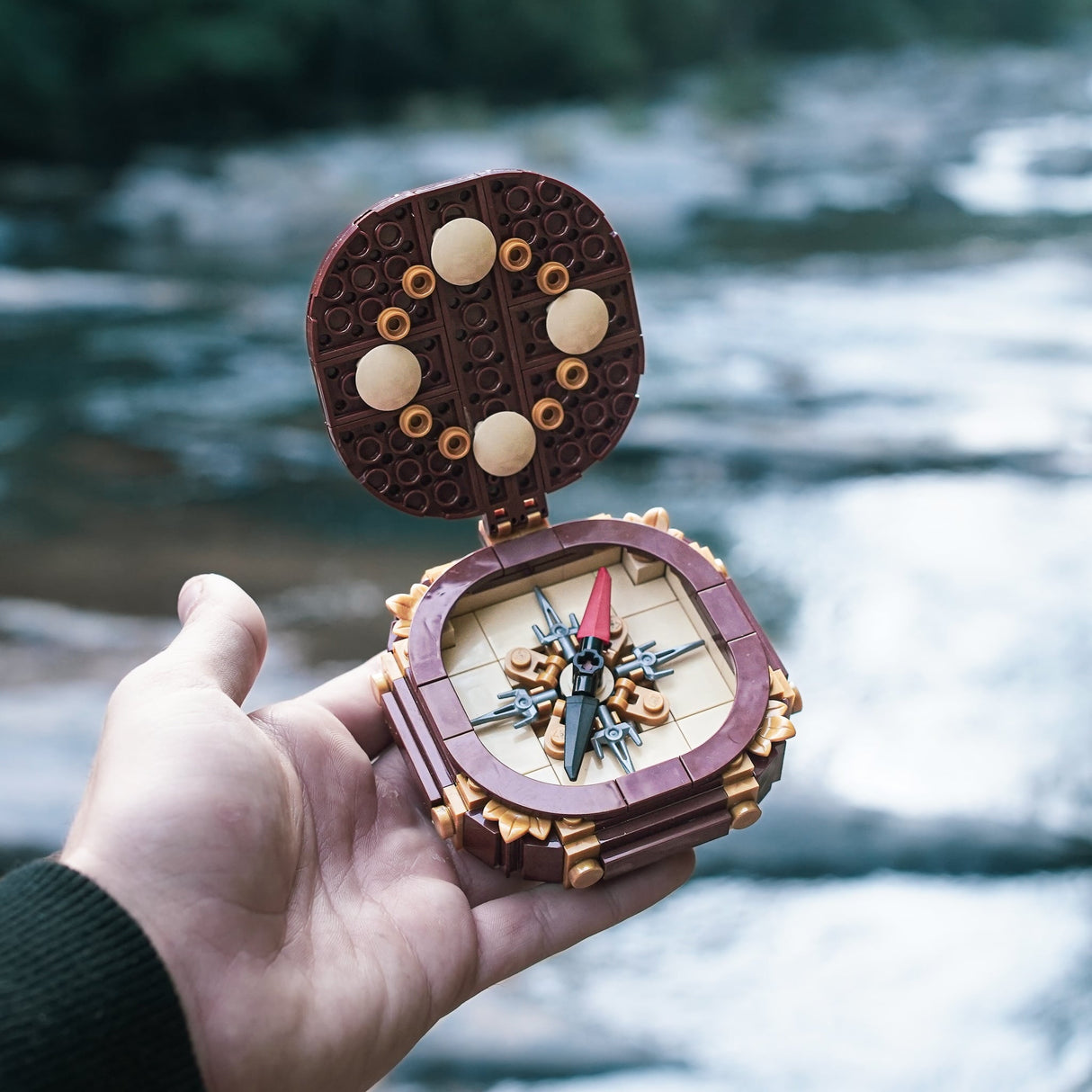 Life-Sized Pirate Compass from Bricker Builds