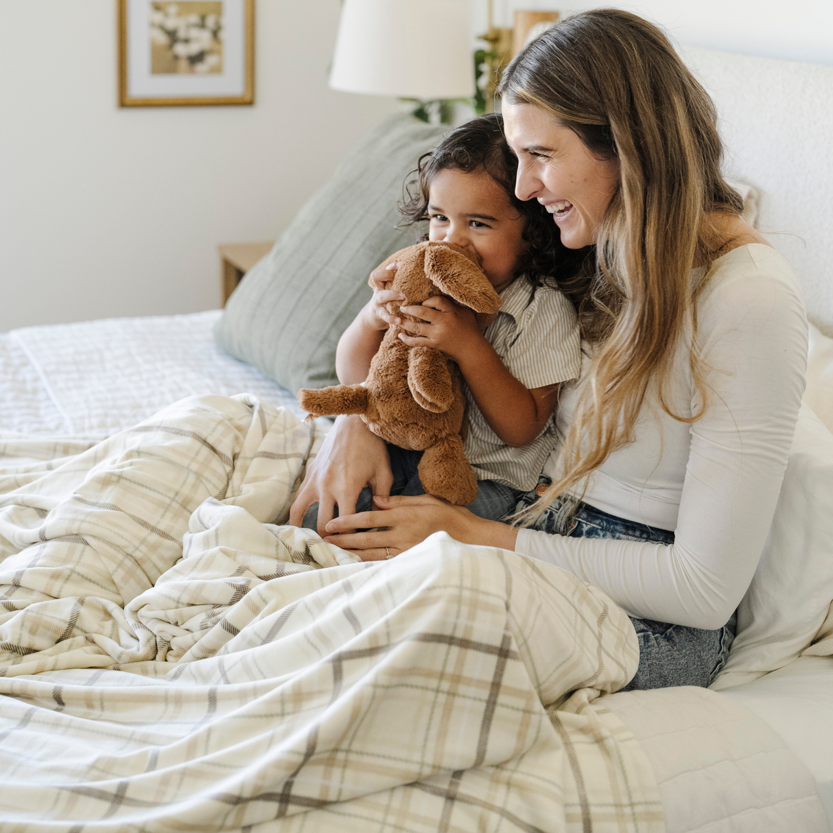 MINKY STRETCH XL THROW BLANKETS From Saranoni