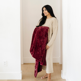 PATTERNED FAUX FUR THROW BLANKETS From Saranoni