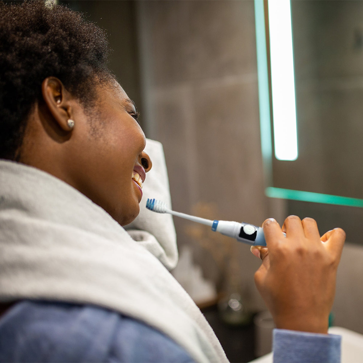 Travel Oral Care Essentials Bundle: Portable UV Toothbrush Sanitizer & Portable Electric Toothbrush from Pursonic