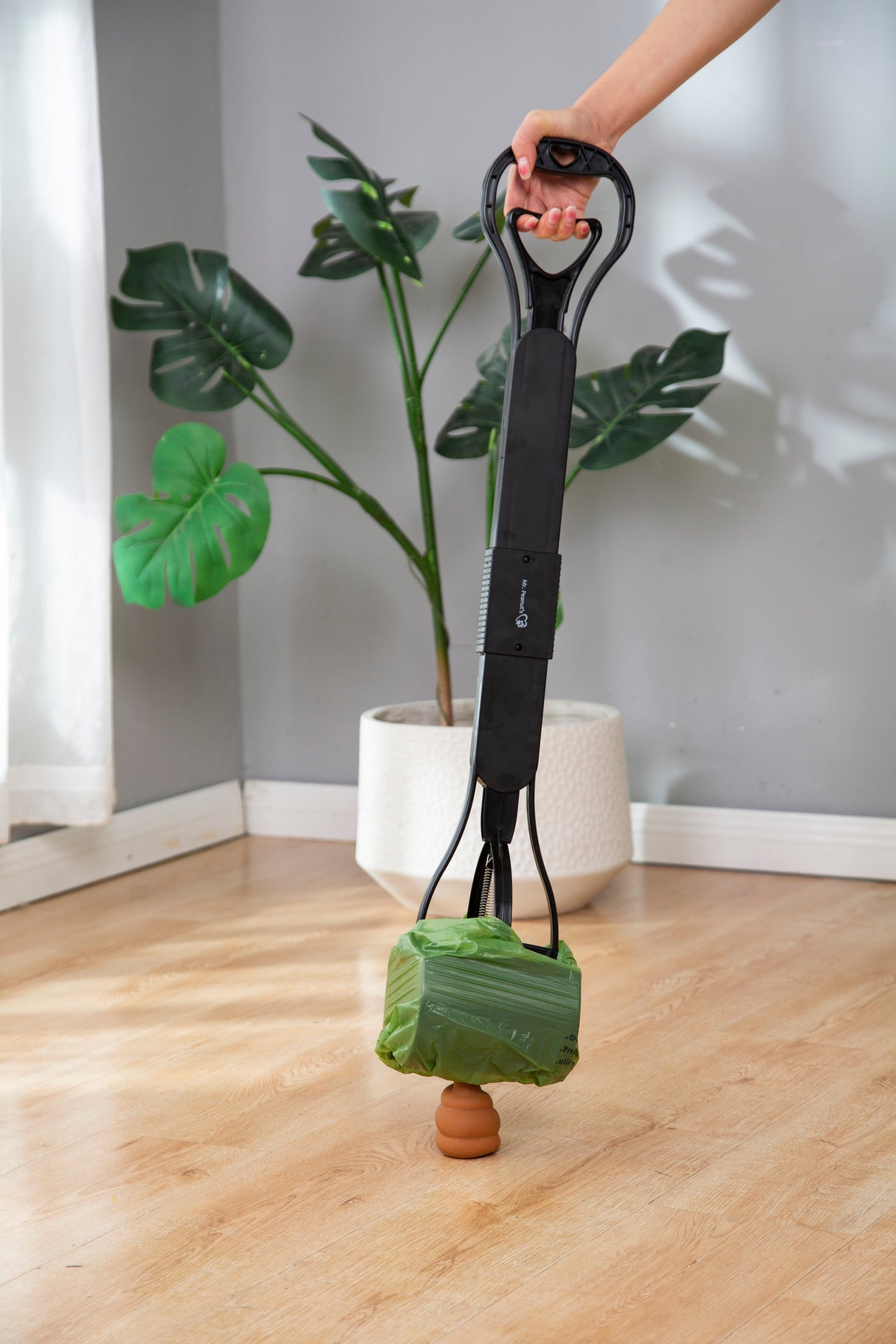 Mr. Peanut's 32" Tall Profile Pooper Scooper from Mr. Peanut's Pet Carriers