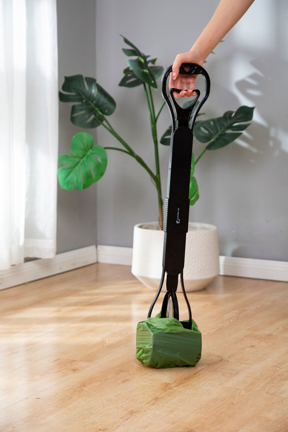 Mr. Peanut's 32" Tall Profile Pooper Scooper from Mr. Peanut's Pet Carriers