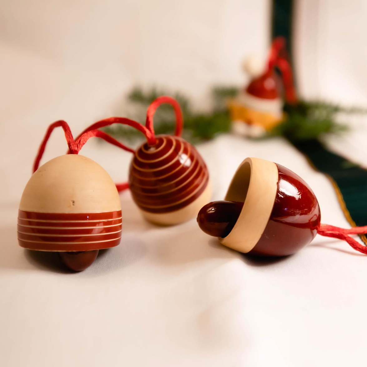 Etikoppaka Lacquer Ornament | Bell From Abroad Modern