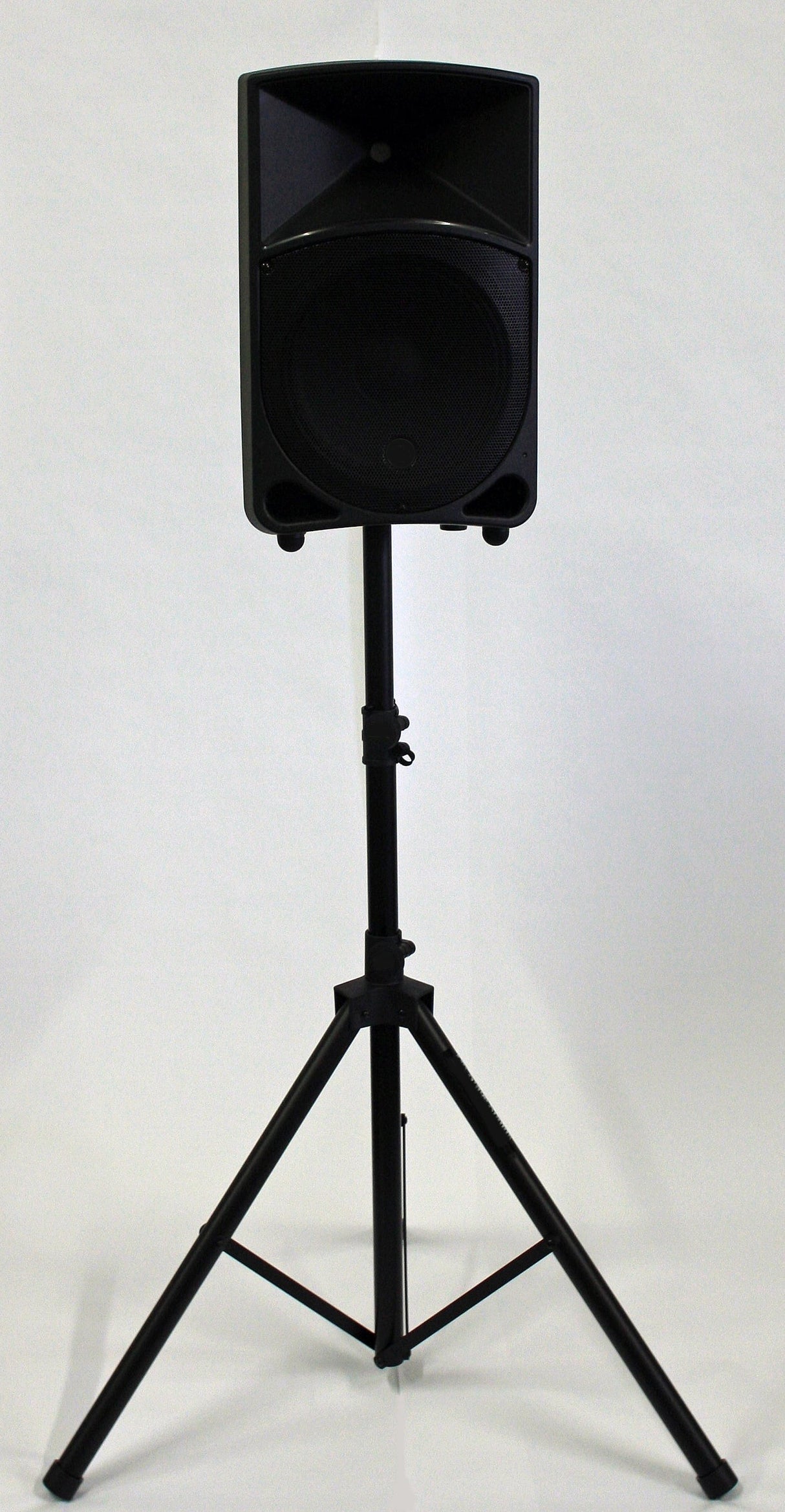 Elite Outdoor Movies 17' Home Outdoor Cinema System From Elite Outdoor Movies