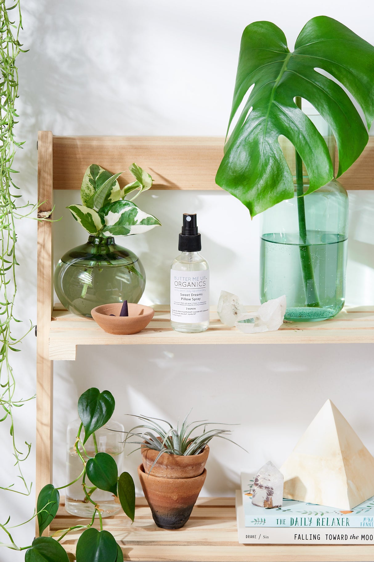 Organic Pillow Mist / Aromatherapy  / Relaxing Essential Oils / Gentle Sleep / Butter Me Up Organics  from Butter Me Up Organics