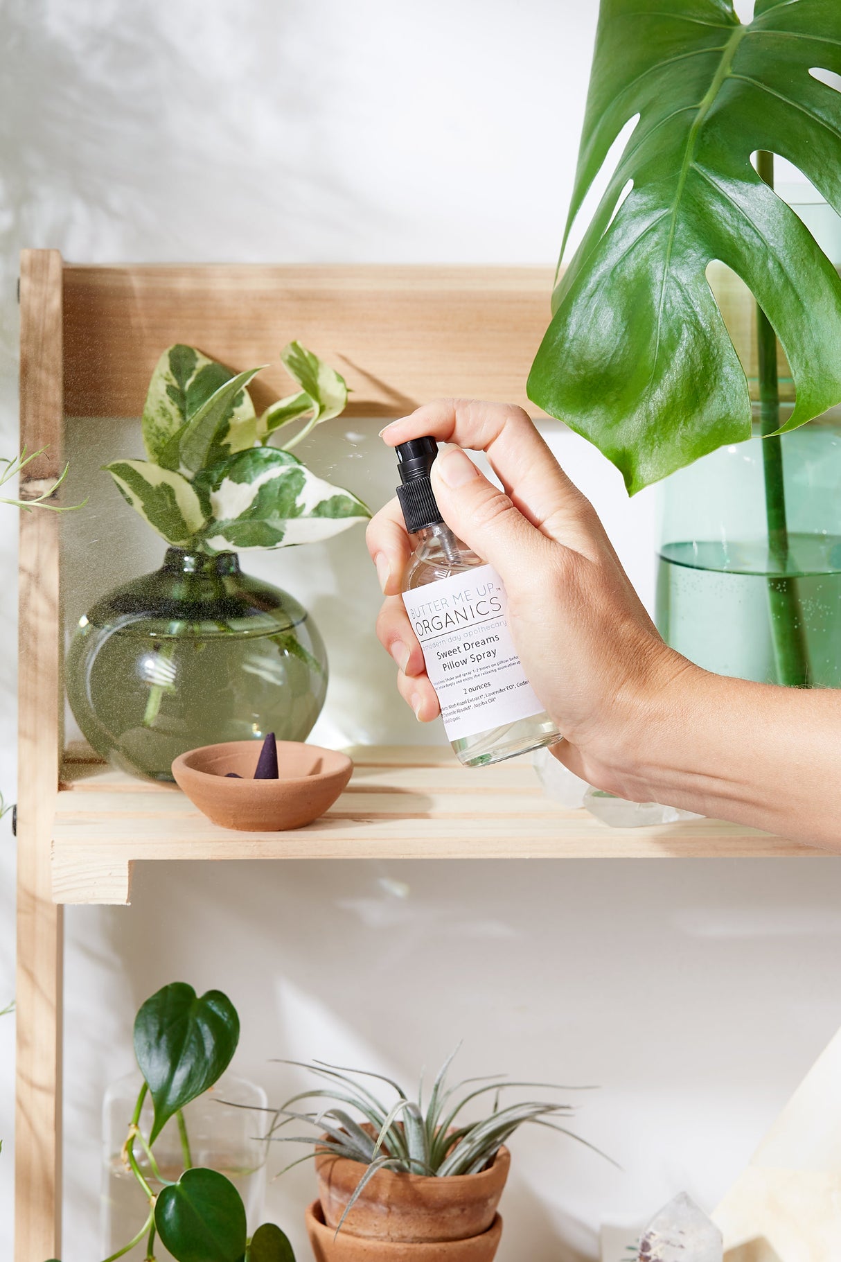Organic Pillow Mist / Aromatherapy  / Relaxing Essential Oils / Gentle Sleep / Butter Me Up Organics  from Butter Me Up Organics