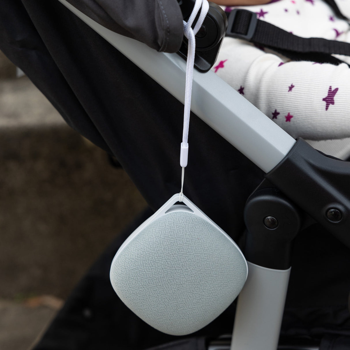 Travelcube White Noise Machine from Yogasleep