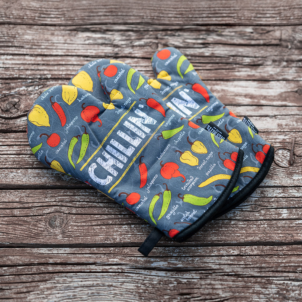 Chillin' Chillies Oven Mitts And Potholder Set From Zapps Clothing