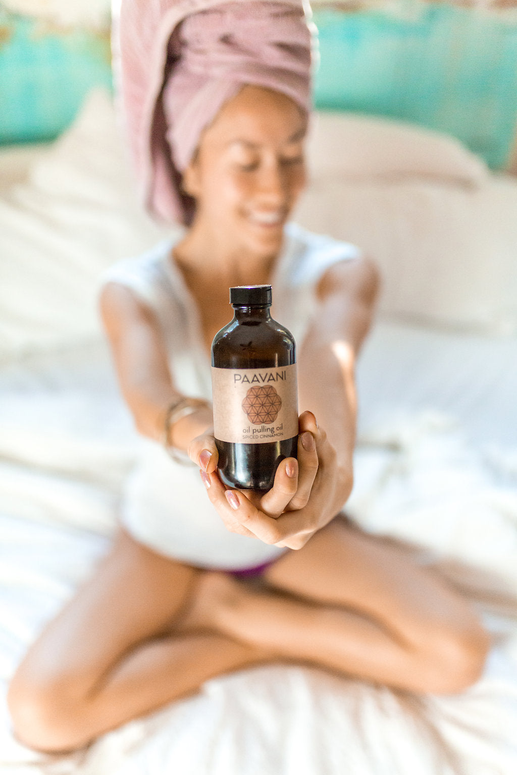 Cinnamon Pulling Oil from Paavani Ayurveda