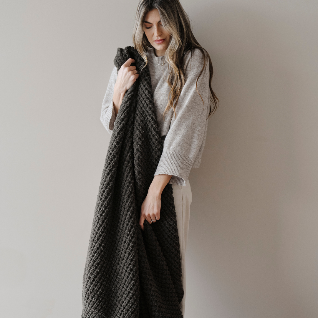 WAFFLE KNIT XL THROW BLANKETS From Saranoni