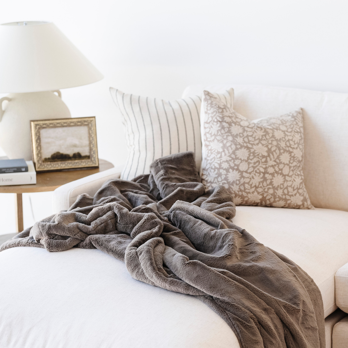 LUSH THROW BLANKETS From Saranoni