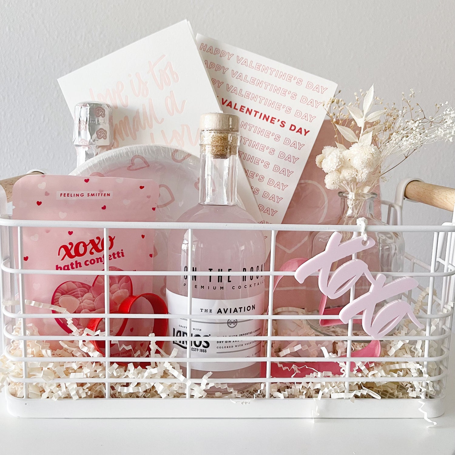 XOXO Valentine's Day Basket Gift Tag from The Cotton & Canvas Co.