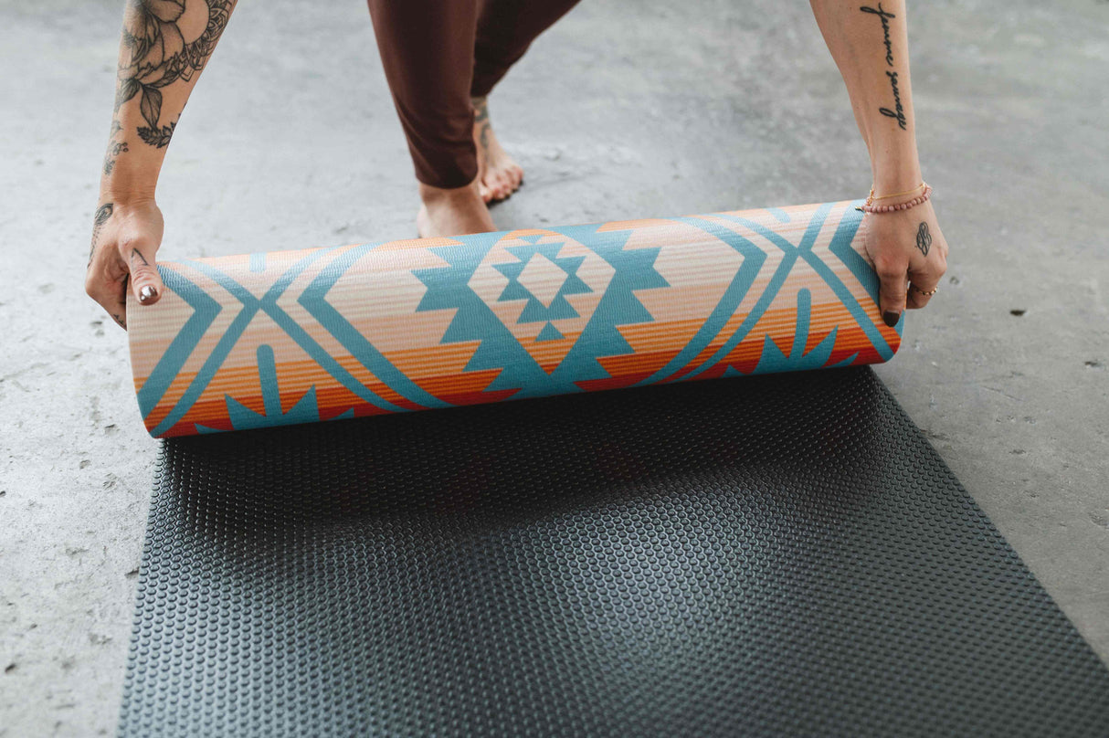 Jerome Turquoise Yoga Mat – 6 mm Extra Thick, Double-Sided Non-Slip, Eco-Friendly PER with Turquoise Water-Inspired Design | from Yune Yoga