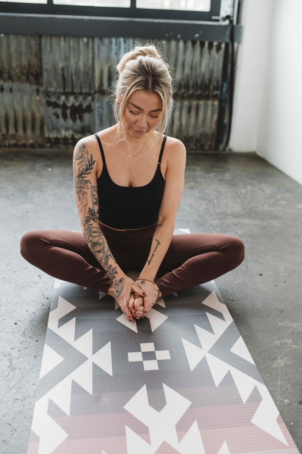 Obsidian Ridge Yoga Mat – 6 mm Extra Thick, Double-Sided Non-Slip, Eco-Friendly PER with UV-Printed Design | from Yune Yoga