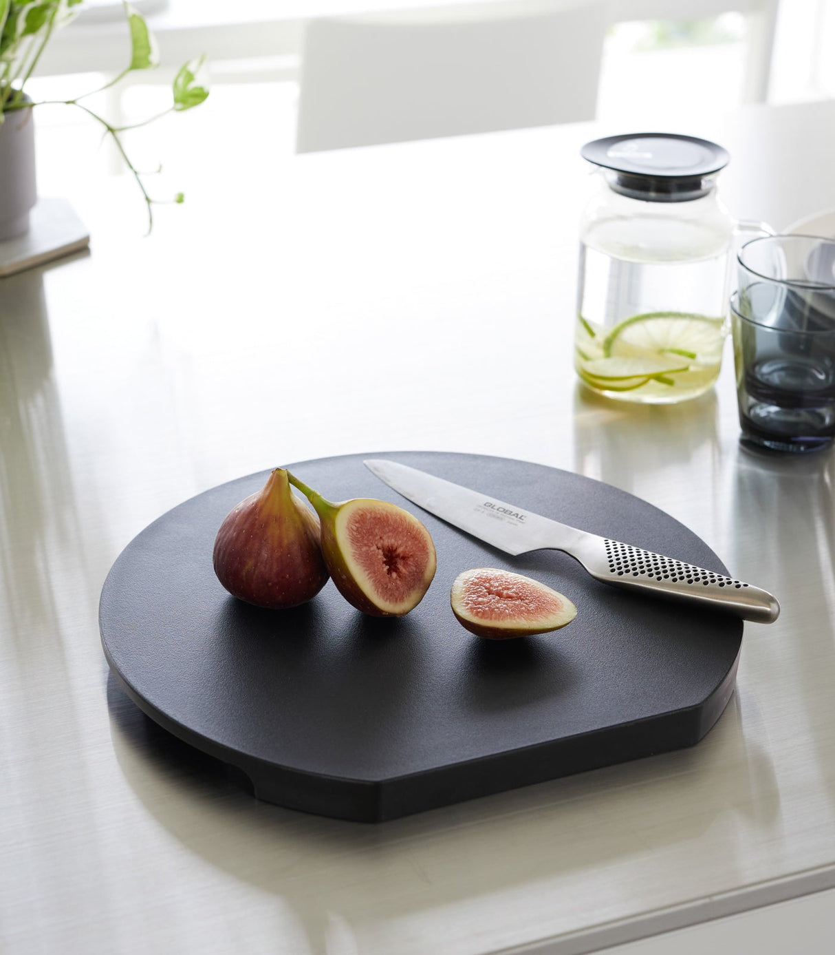 Round Magnetic Cutting Board from Yamazaki Home