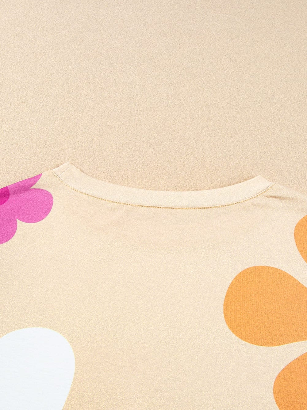 Beige Flower Power T-Shirt from MsDressly