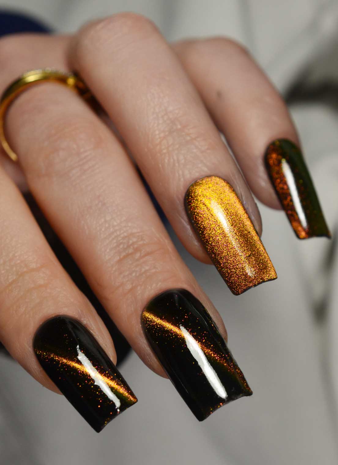 Athena - Chameleon Cats Eye Gel Polish from UberChic Beauty