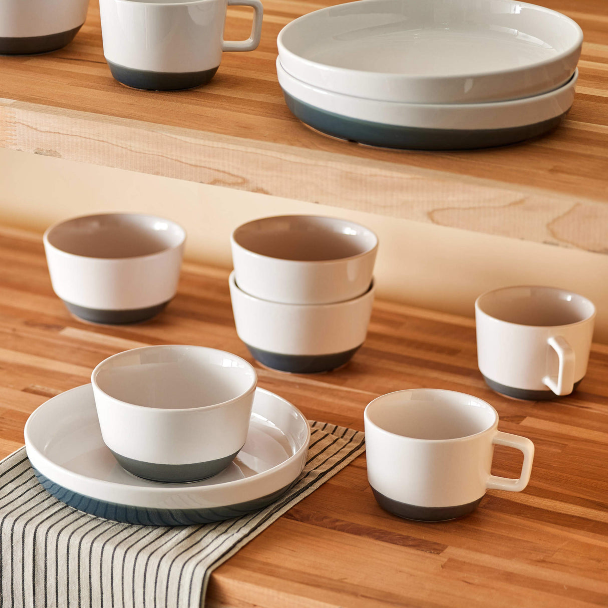 Libbey Austin 28-ounce Porcelain Soup Salad Bowl, Set of 4, Basalt Blue from Libbey