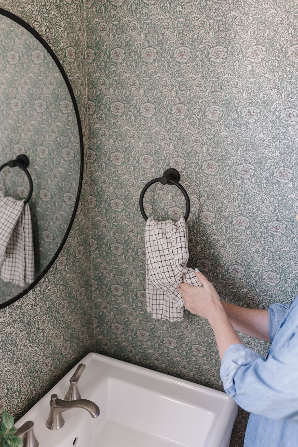 Annika Wallpaper by Bear Bell from Loomwell Home Goods