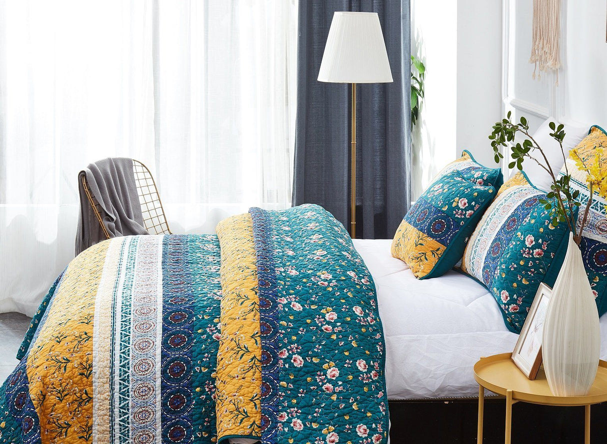 DaDa Bedding Bohemian Patchwork Bed of Wild Flowers Floral Gardenia Green Bedspread Set (JHW-886) from DaDalogy Bedding Collection