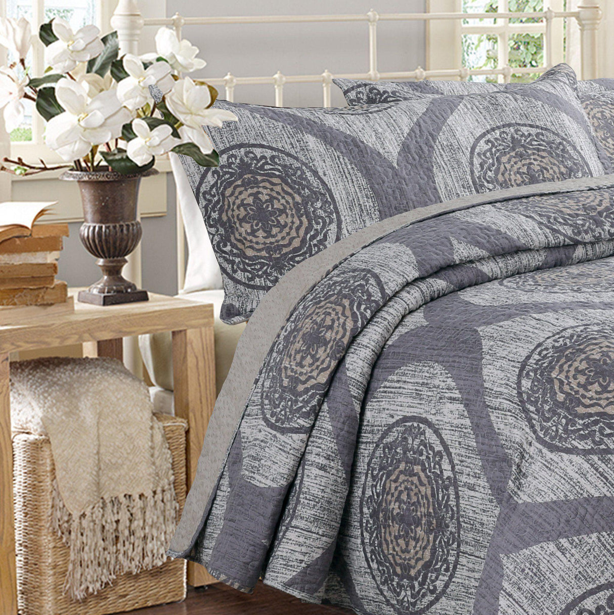 DaDa Bedding Rustic Grey Mosaic Distressed Medallion Reversible Quilted Bedspread Set (SD16299) from DaDalogy Bedding Collection