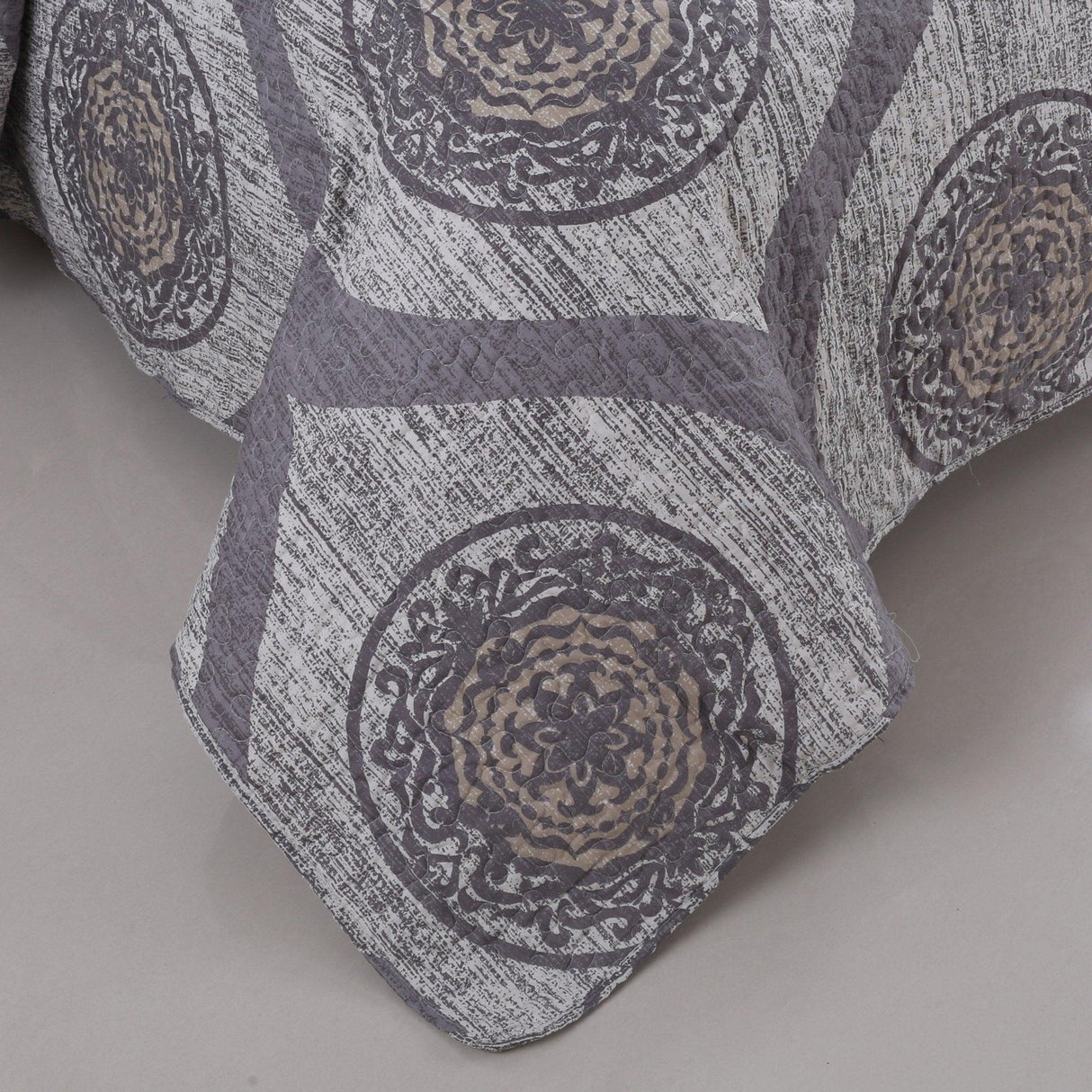 DaDa Bedding Rustic Grey Mosaic Distressed Medallion Reversible Quilted Bedspread Set (SD16299) from DaDalogy Bedding Collection