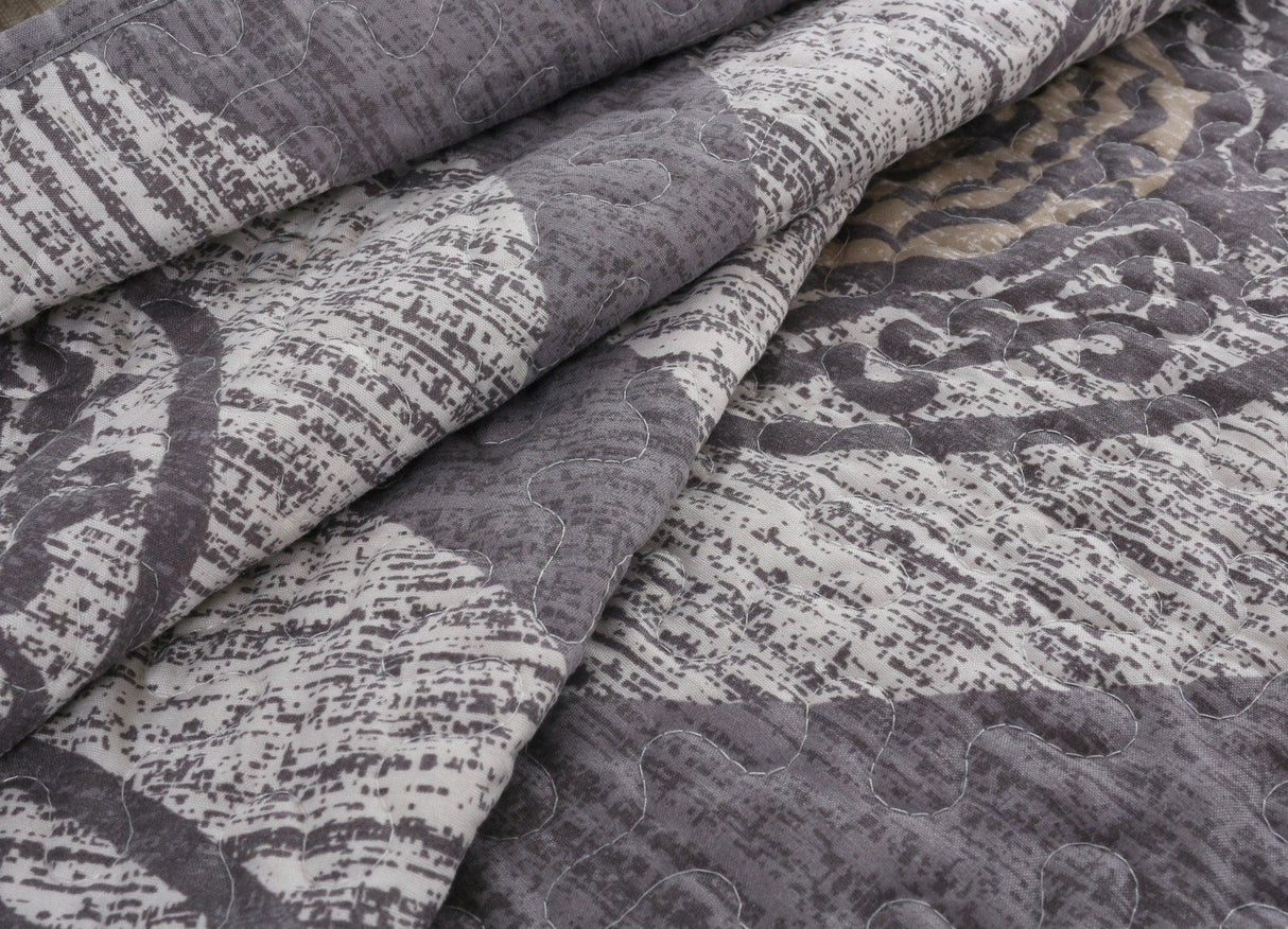 DaDa Bedding Rustic Grey Mosaic Distressed Medallion Reversible Quilted Bedspread Set (SD16299) from DaDalogy Bedding Collection
