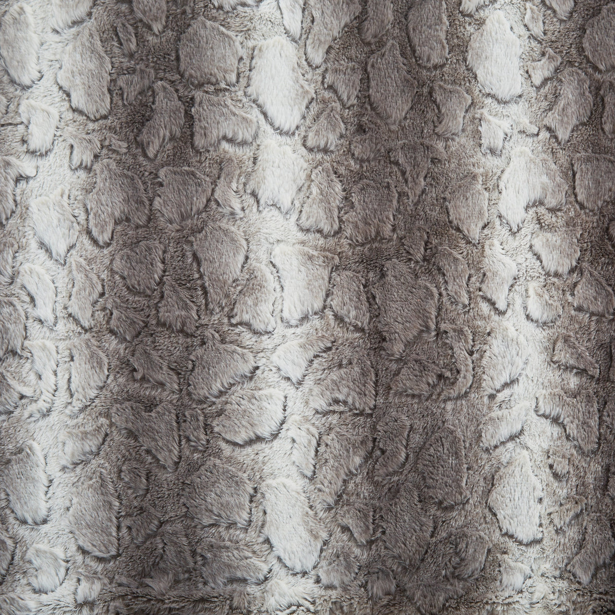 Tache Silver Snow Giraffe Faux Fur Throw Blanket (DY16)