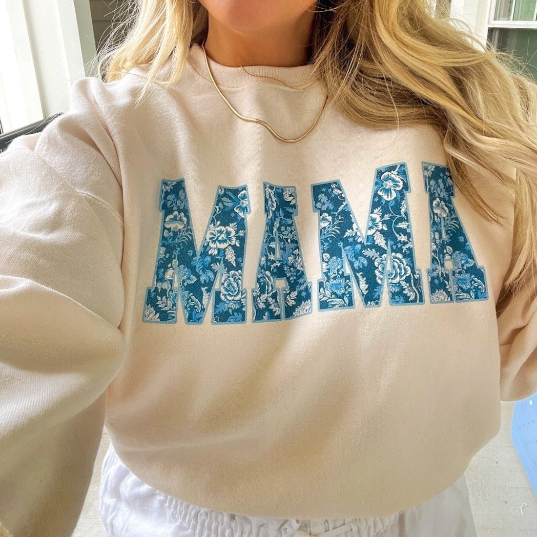 'Blue & White Chinoiserie 'Mama' Crewneck Sweatshirt from United Monograms