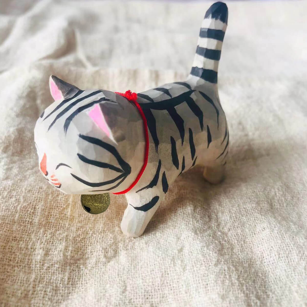 Hand-Carved Cat Figurines from Moderny