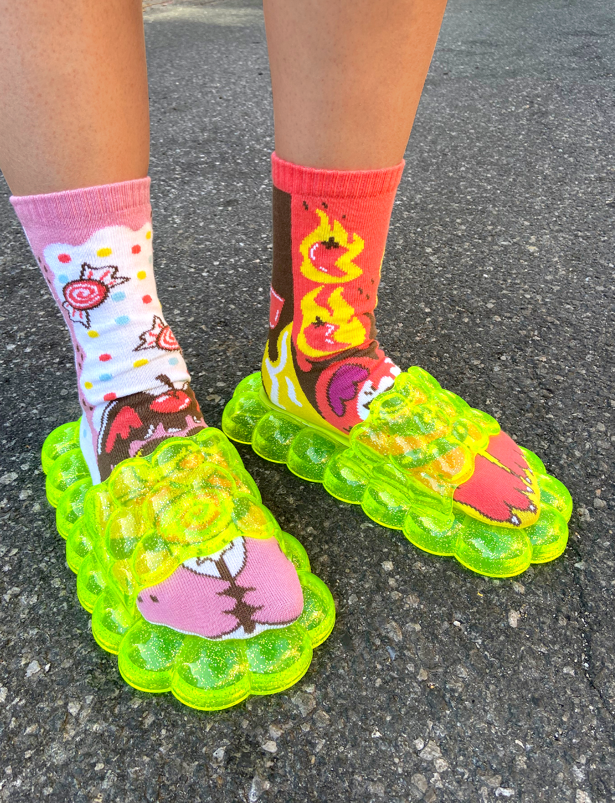 ADULT NEON LIME BUBBLE SLIDES from Pals Socks